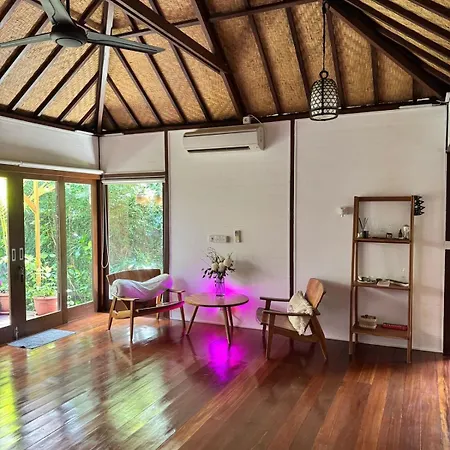 Cozy Private House With Garden 3 Min To Berawa Beach
